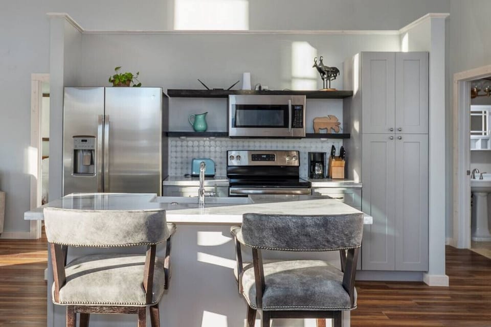 Bar Seating at Kitchen Island