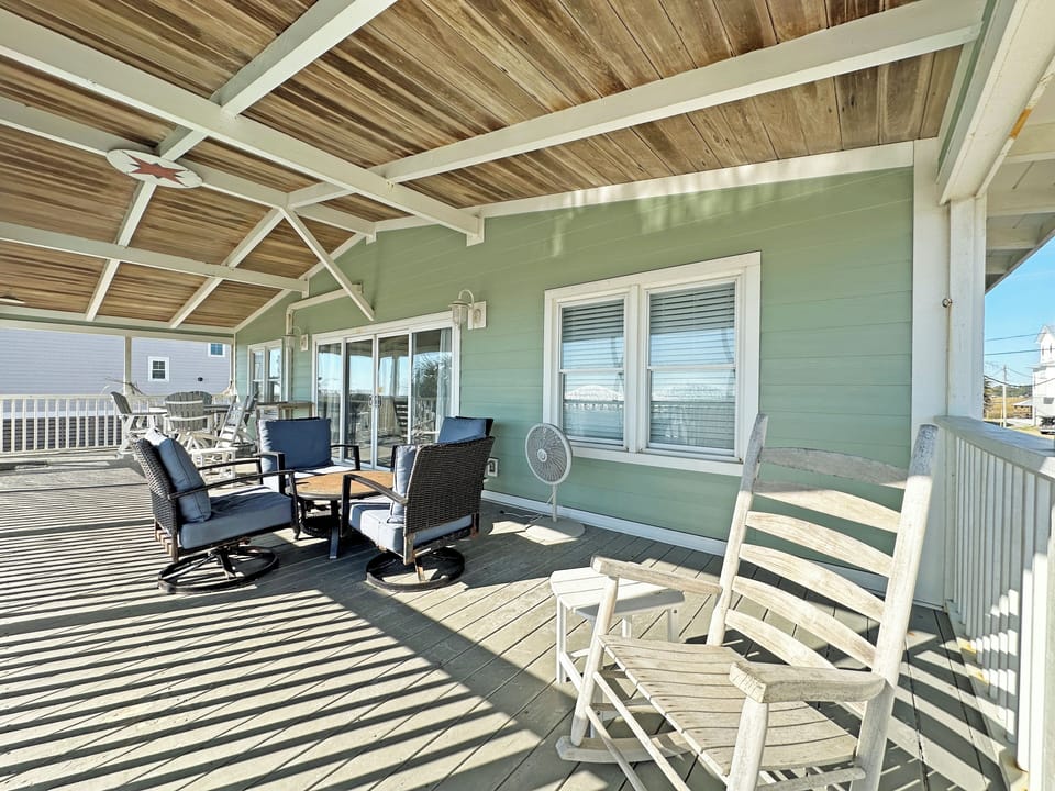Access to a spacious, oceanfront deck.