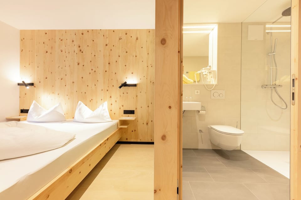 Premium Double Room | Minibar, in-room safe, free WiFi, bed sheets