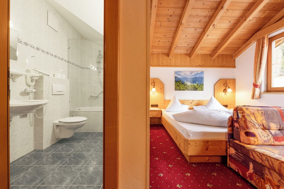 Gasthof Gröbenhof Bed and Breakfast in Neustift im Stubaital