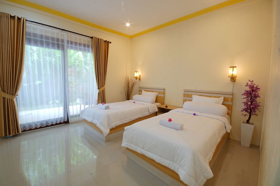 Superior Twin Room, 2 Twin Beds | Premium bedding, down comforters, pillowtop beds, in-room safe