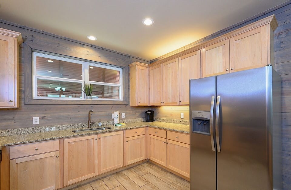 Large kitchen, fully stocked.