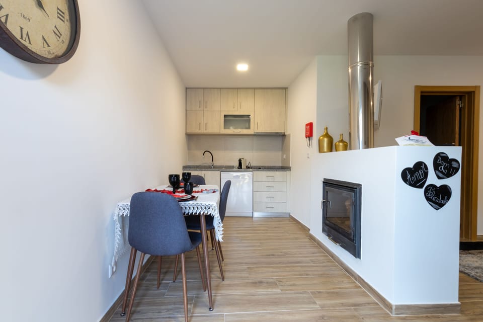 House, 1 Bedroom (Casa da Nora) | Private kitchenette | Mini-fridge, microwave, espresso maker