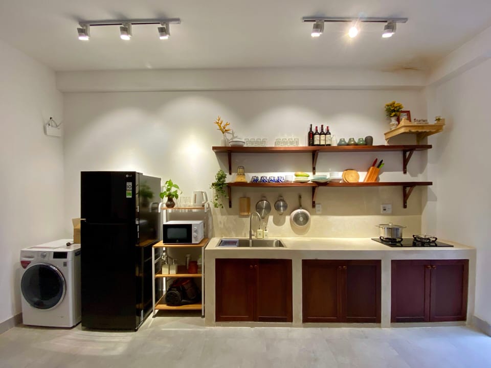 Standard Double Room | Shared kitchen | Fridge, microwave