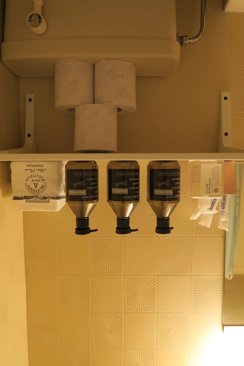 Bathroom amenities
