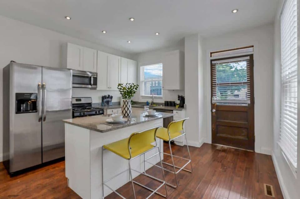 Stocked kitchen with coffee — Yes, the coffee is included. You're welcome.