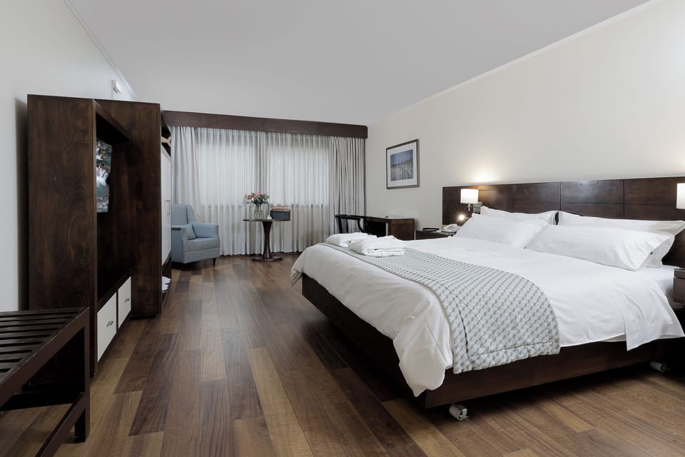 Premium bedding, minibar, in-room safe, desk