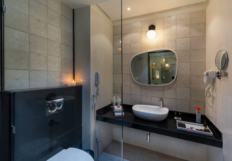 Executive Room, Bathtub | Bathroom sink