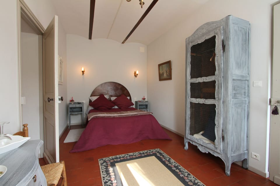 Double Room | Rollaway beds, free WiFi, bed sheets