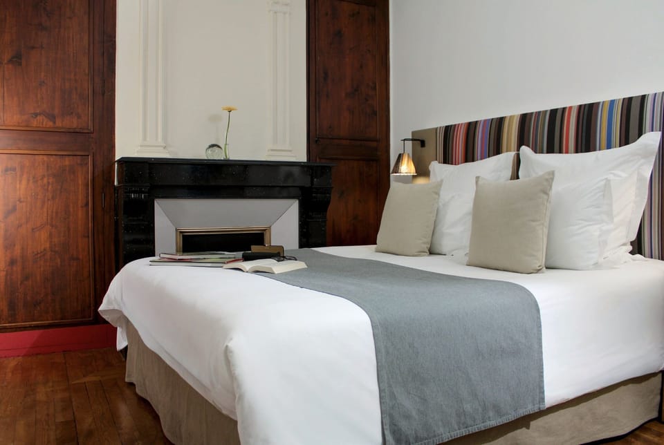 Comfort Double Room, 1 Queen Bed, City View | Egyptian cotton sheets, hypo-allergenic bedding available, minibar