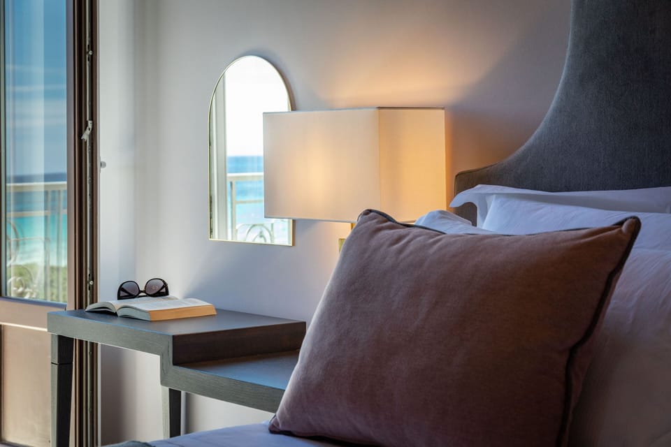 Deluxe Room, Balcony | Premium bedding, minibar, in-room safe, desk