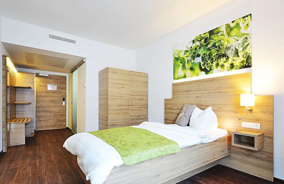 Single Room | Individually decorated, individually furnished, desk, soundproofing