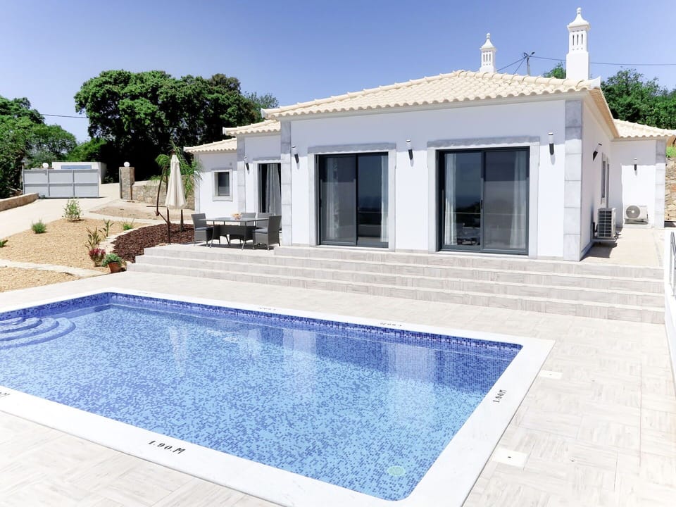 Property, House, Building, Home, Swimming Pool, Real Estate, Architecture, Villa, Residential Area, Estate