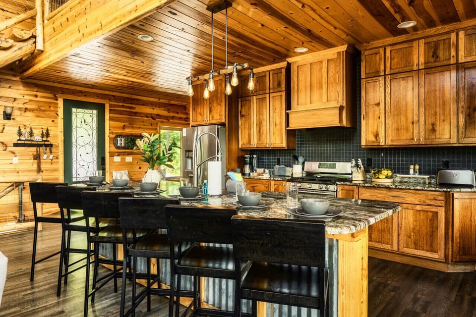 Fully stocked kitchen with everything you could need!