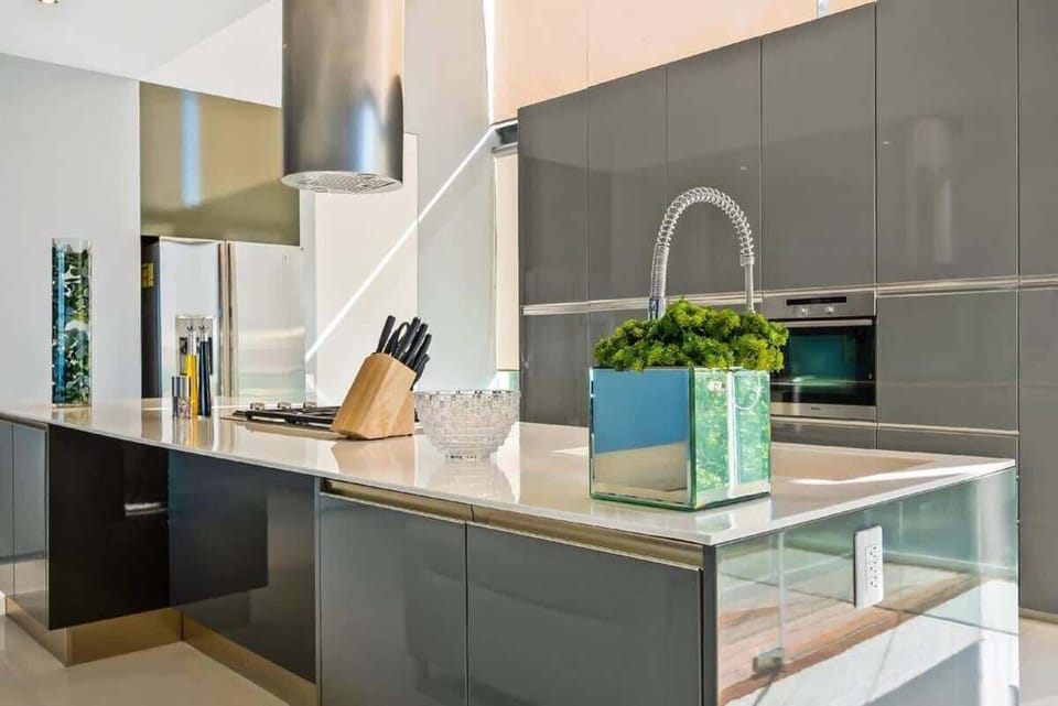 Kitchen counter