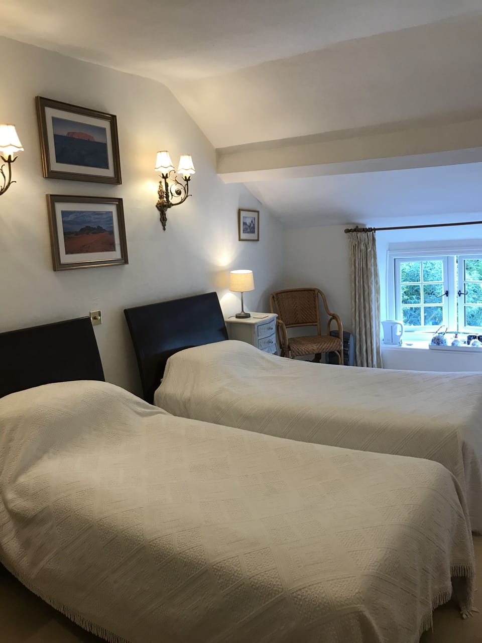 Traditional Twin Room, Shared Bathroom, Garden View (Dominic's Room)
