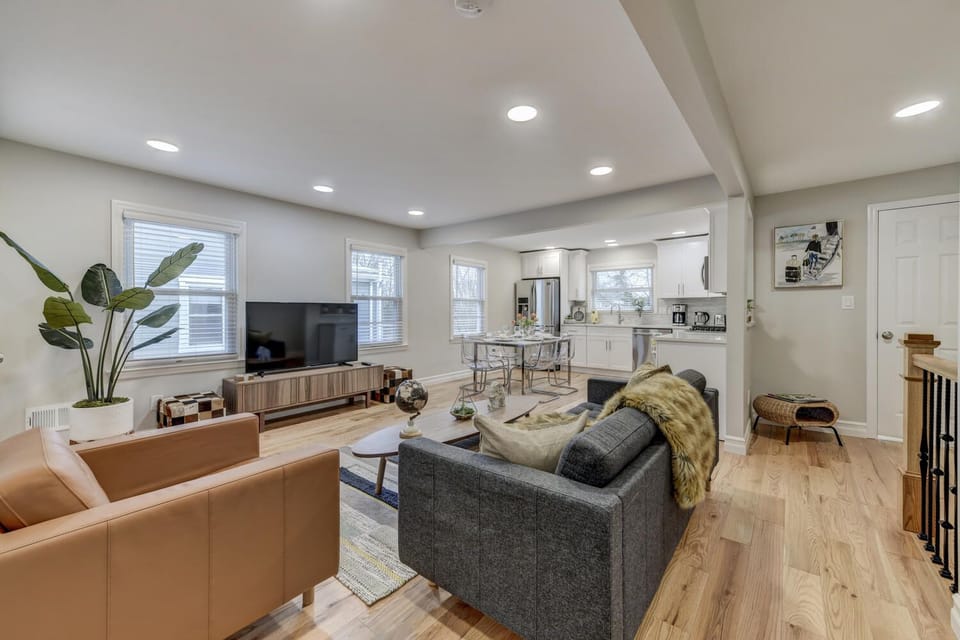 Open concept living room and kitchen.