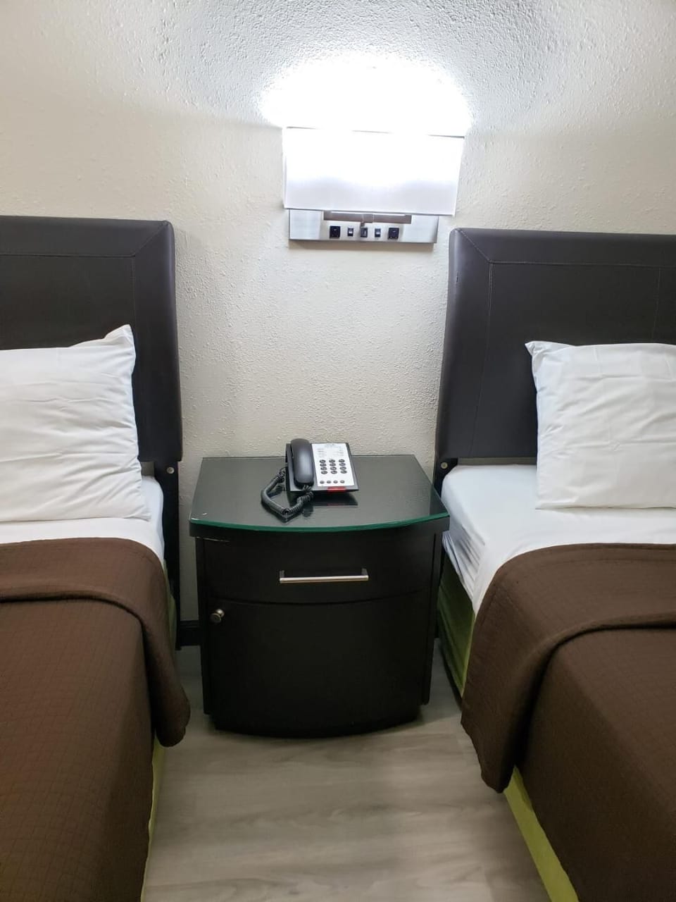 Economy Double Room | Soundproofing, iron/ironing board (on request), WiFi (free), bed sheets