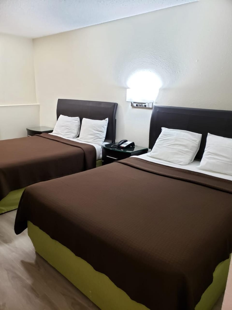 Economy Double Room | Soundproofing, iron/ironing board (on request), WiFi (free), bed sheets