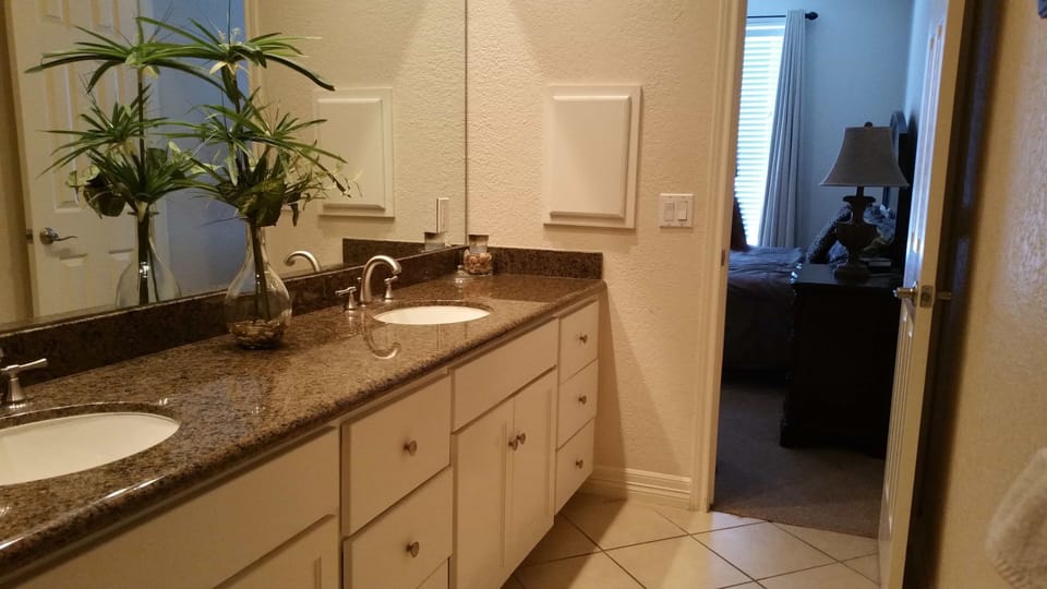 Dawn 1024 Apartment in Galveston Island