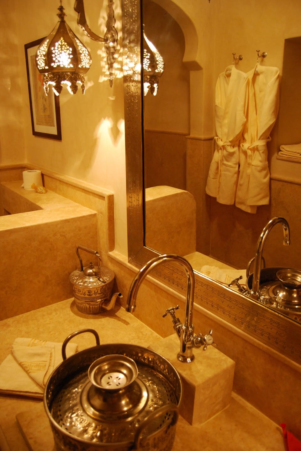 Deluxe Suite | Bathroom | Shower, free toiletries, hair dryer, bathrobes