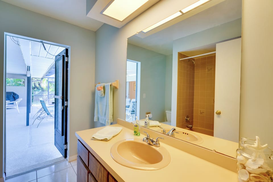 Full Bathroom
