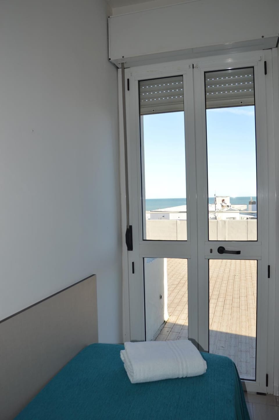 Family Room | In-room safe, desk, WiFi (free), bed sheets