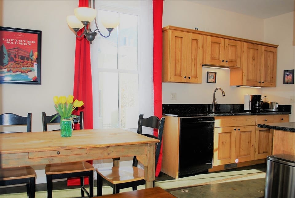 Farmhouse table and seating for 6
