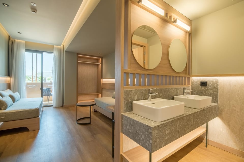 Shower, free toiletries, hair dryer, bathrobes
