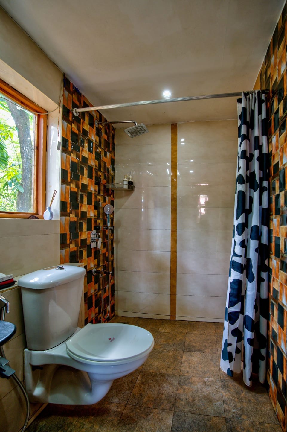 Wooden Cottage | Bathroom | Shower, rainfall showerhead, towels