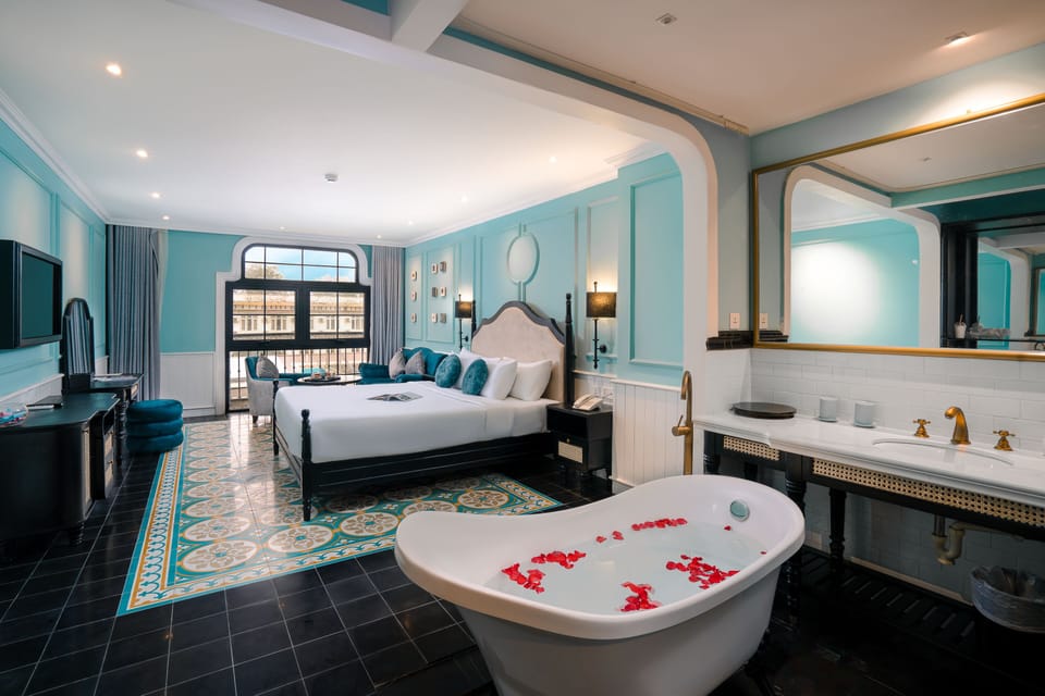 Studio, City View (Double), Bathtub | Memory foam beds, minibar, in-room safe, desk