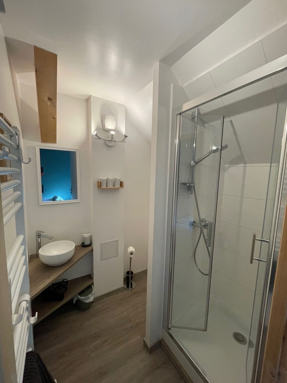 Comfort Double or Twin Room | Bathroom | Shower, hydromassage showerhead, hair dryer, towels