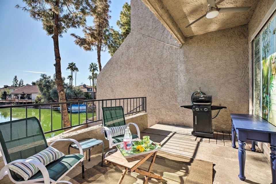 Upper Patio | Grill