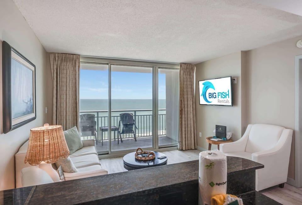 Bright Living Space with Relaxing Views 🌊
