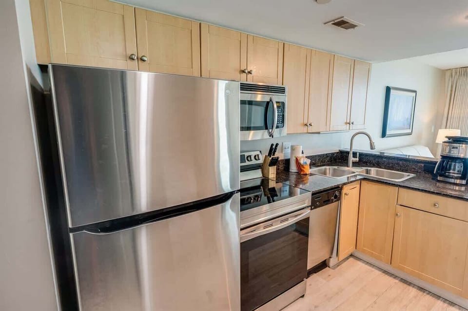 Large Kitchen Area