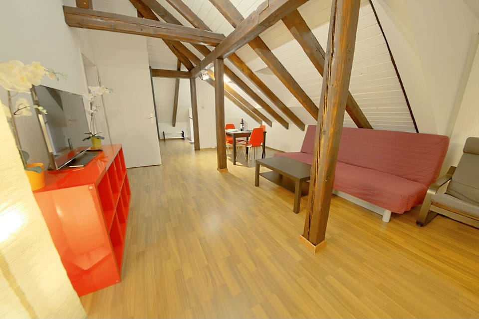 Apartment, 2 Bedrooms, 2 Bathrooms | Living room