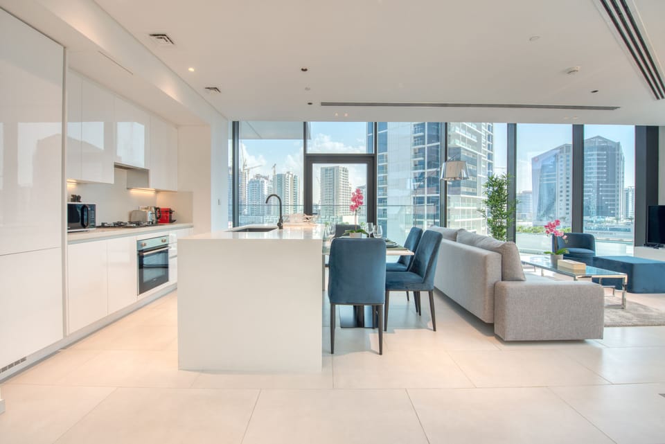Deluxe Apartment, 2 Bedrooms, Non Smoking | Living room | Flat-screen TV