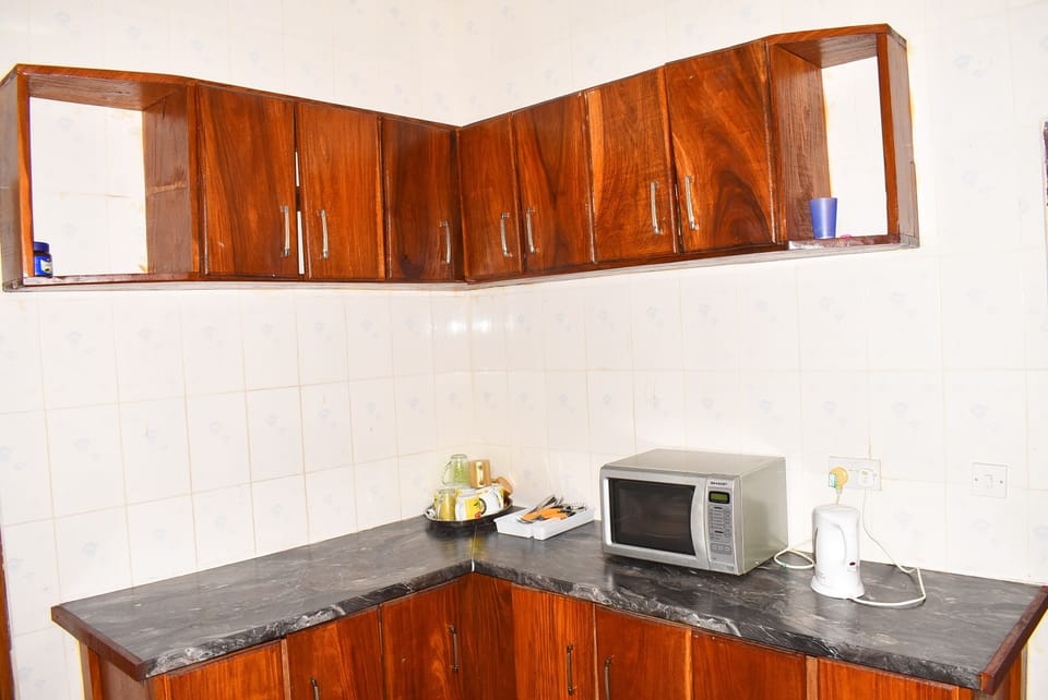 Apartment | Shared kitchen | Fridge, microwave, oven, stovetop