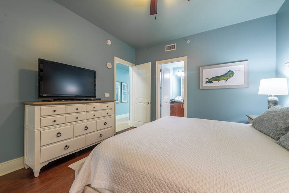 Turquoise Place D1002 Guest Bedroom