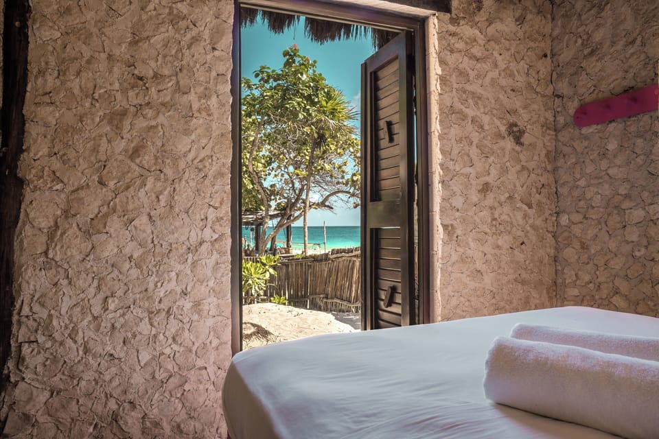 Cabin, 1 Queen Bed, Partial Sea View | In-room safe, bed sheets