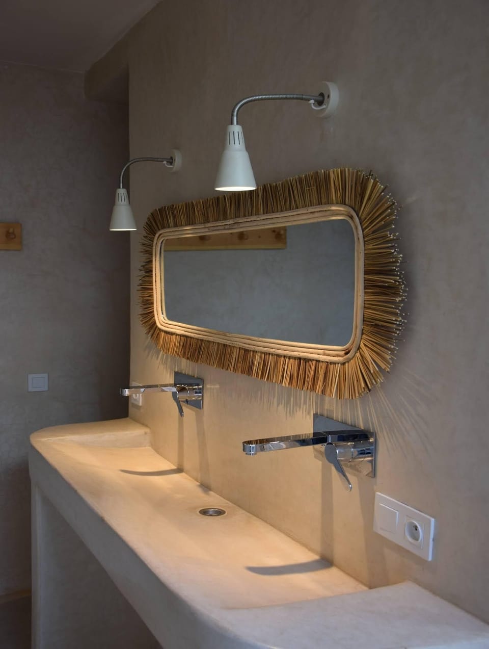 Deluxe Quadruple Room | Bathroom | Shower, towels