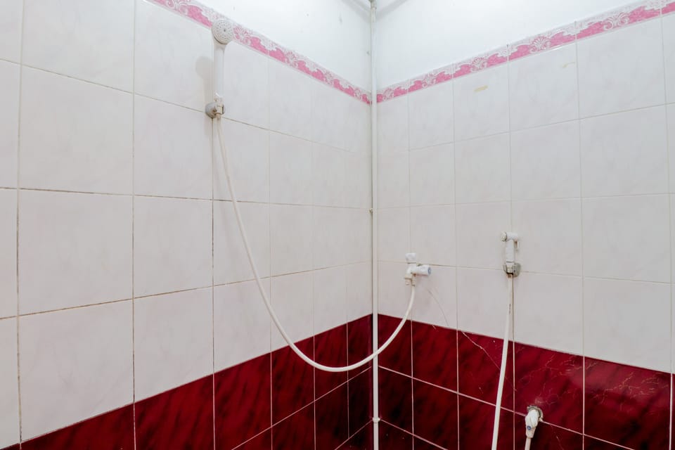 Superior Room | Bathroom shower