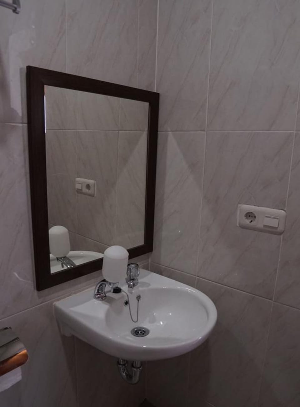Shower, towels