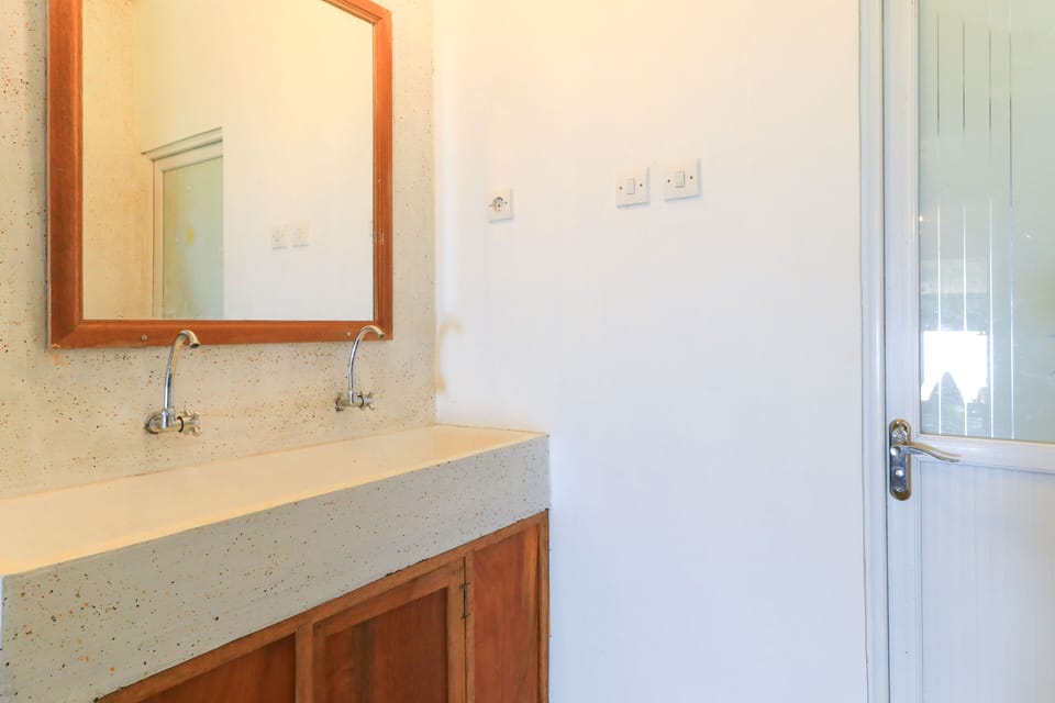 Bunkbeds | Bathroom sink