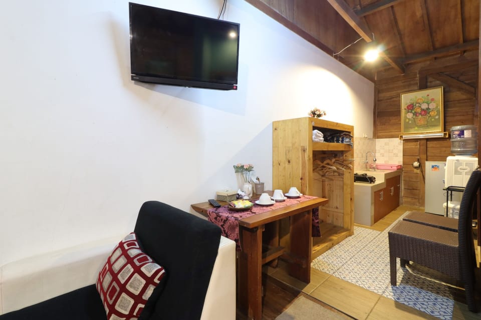 Sangkuriang / Deluxe Villa | Free WiFi, bed sheets