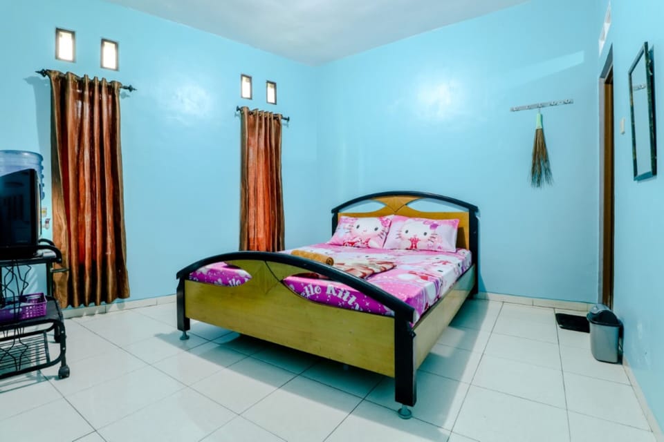 Standard Room | Desk, free WiFi, bed sheets