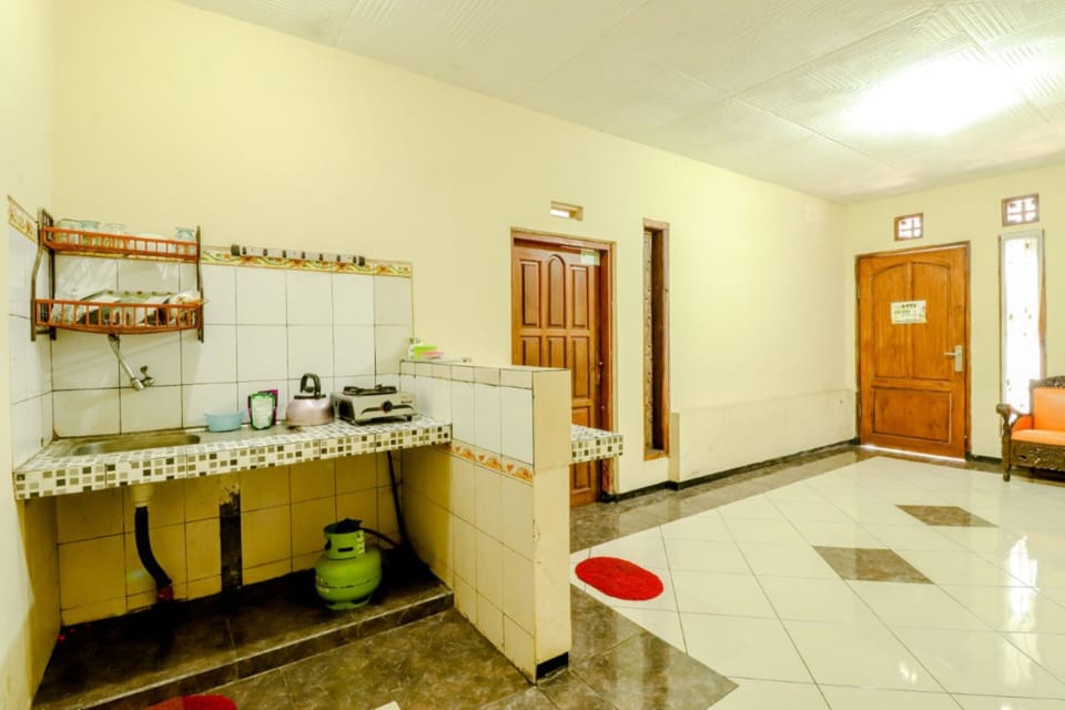 Villa, 3 Bedrooms | Private kitchen | Shared fridge