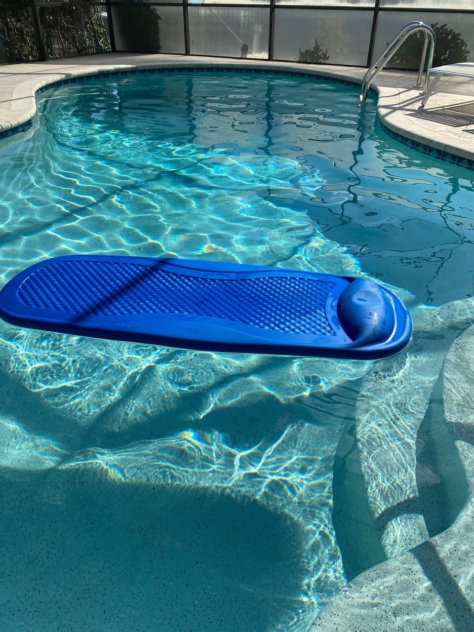 3 pool floats to relax