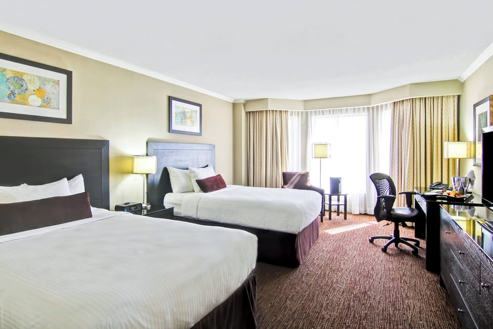 Premium bedding, in-room safe, desk, soundproofing