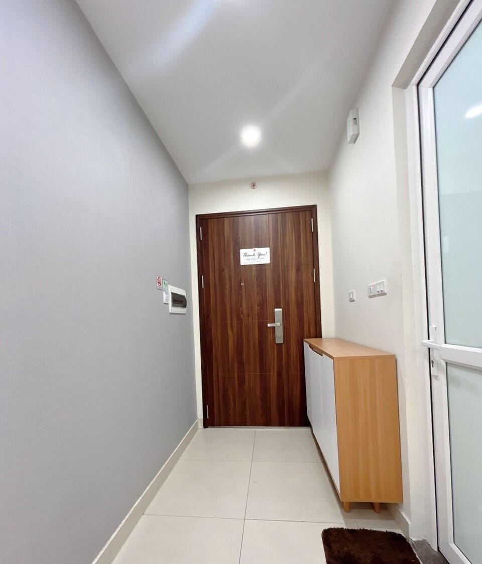 City Apartment, 2 Bedrooms | Desk, laptop workspace, blackout drapes, iron/ironing board